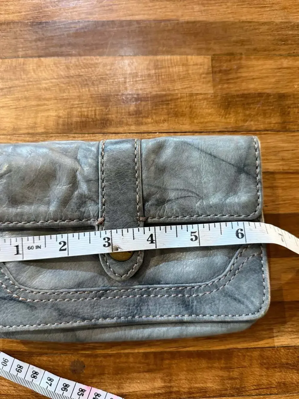 Frye Leather Wristlet Wallet Blue. (L1)
